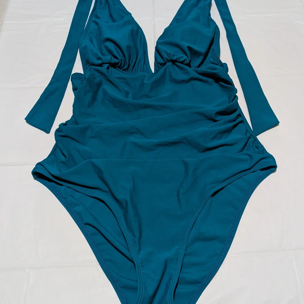 Cupshe Vibrant Blue/Green Hue One-Piece Swimsuit - Picture 1 of 3
